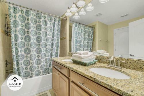 4 Bedrooms - 3 Bathrooms - Storey Lake 4827 Ct