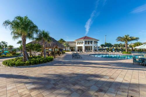 4 Bedrooms - 3 Bathrooms - Storey Lake 4827 Ct