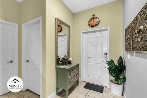 4 Bedrooms - 3 Bathrooms - Storey Lake 4827 Ct