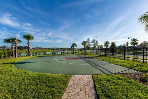 4 Bedrooms - 3 Bathrooms - Storey Lake 4827 Ct