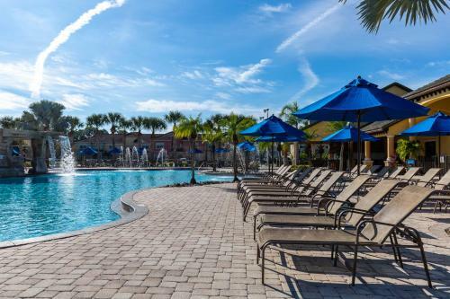 4 Bedrooms - 3 Bathrooms - Paradise Palms 8925 Bp