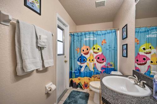 Spacious Family Getaway - 10 Mi To Disney!