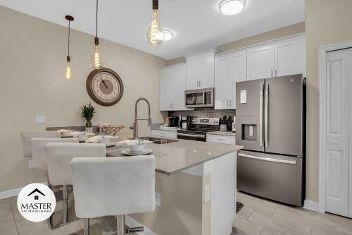 5 Bedrooms - 4 Bathrooms - Storey Lake 4800 Ll