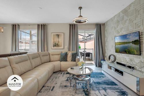5 Bedrooms - 4 Bathrooms - Storey Lake 4800 Ll