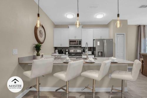 5 Bedrooms - 4 Bathrooms - Storey Lake 4800 Ll