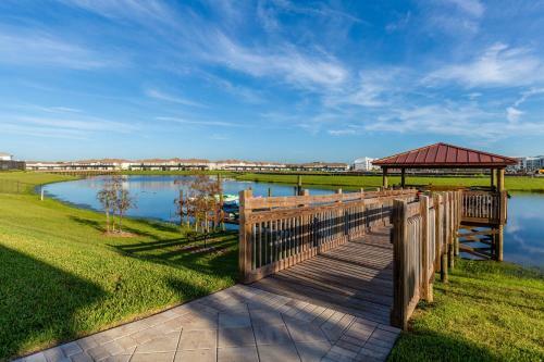 5 Bedrooms - 4 Bathrooms - Storey Lake 4800 Ll