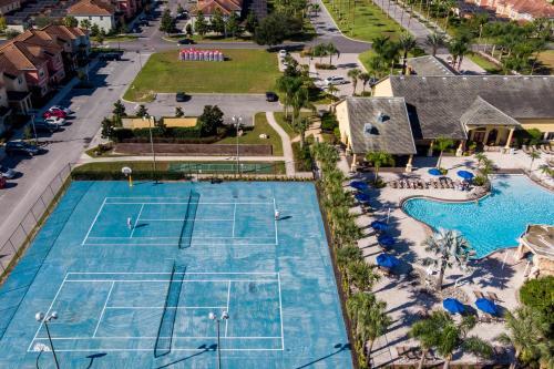 4 Bedrooms - 3 Bathrooms - Paradise Palms 8963 Cat