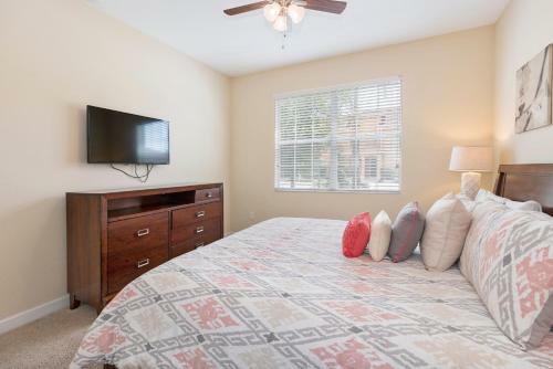 6 Bedrooms - 5 Bathrooms - Paradise Palms 8941 Cp