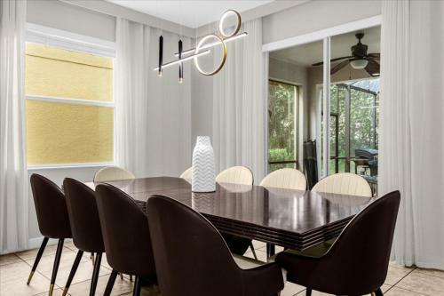 6 Bedrooms - 5 Bathrooms - Paradise Palms 8941 Cp