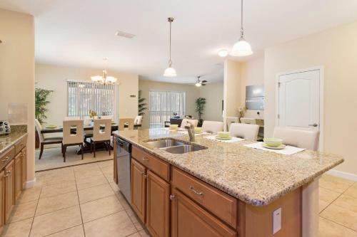 6 Bedrooms - 5 Bathrooms - Paradise Palms 8941 Cp