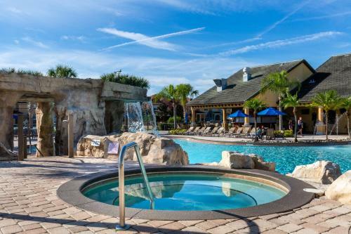 6 Bedrooms - 5 Bathrooms - Paradise Palms 8941 Cp