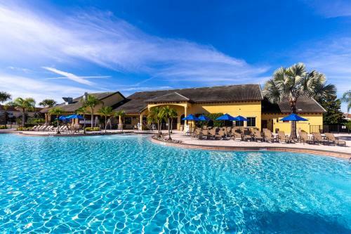 6 Bedrooms - 5 Bathrooms - Paradise Palms 8941 Cp