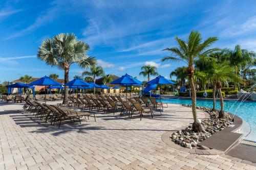 6 Bedrooms - 5 Bathrooms - Paradise Palms 8941 Cp