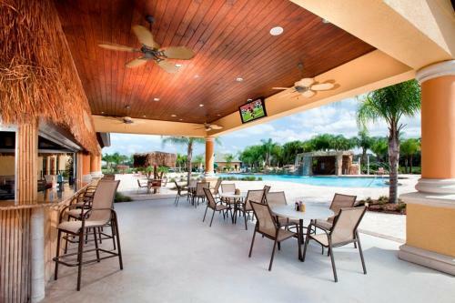 6 Bedrooms - 5 Bathrooms - Paradise Palms 8941 Cp