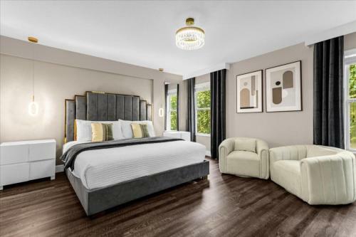 6 Bedrooms - 5 Bathrooms - Paradise Palms 8941 Cp