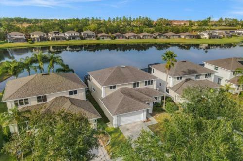 5 Bedrooms - 3,5 Bathrooms - Sunset Lakes 2943 Sv