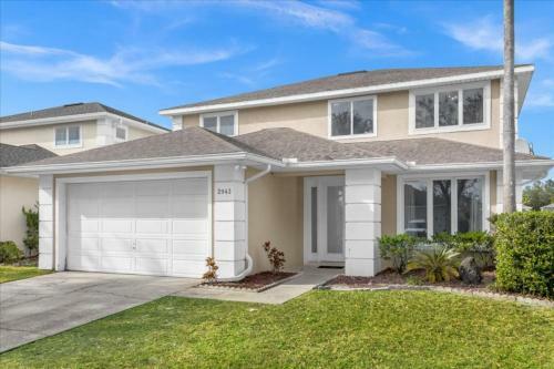 5 Bedrooms - 3,5 Bathrooms - Sunset Lakes 2943 Sv