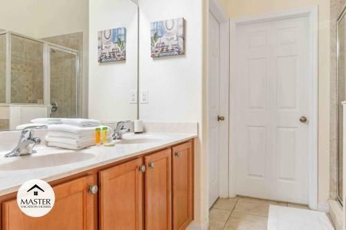 5 Bedrooms - 3 Bathrooms - Veranda Palms 4458 Np