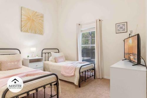 5 Bedrooms - 3 Bathrooms - Veranda Palms 4458 Np