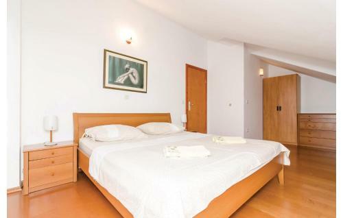 Apartment Bokeljska I