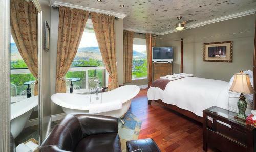 Above The Beach Bed And Breakfast