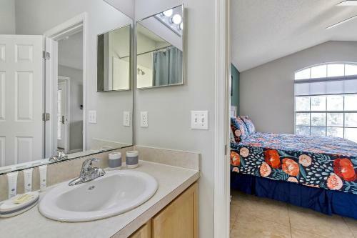 Star Lake Oasis - 4 Bed Family Pool Home
