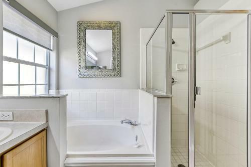 Star Lake Oasis - 4 Bed Family Pool Home
