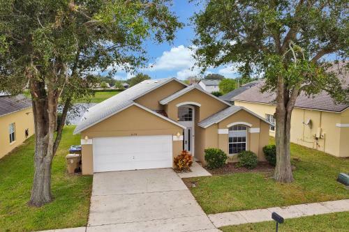 Star Lake Oasis - 4 Bed Family Pool Home