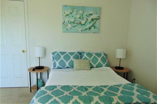 3000sf Waterfront Private Pool Villa 15 Minutes From Disney!