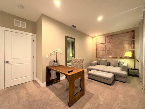 Modern 4 En Suites W Private Hot Tub Bbq Grill