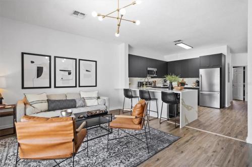 Comfy 3 Bedroom W Pool Near Disney World