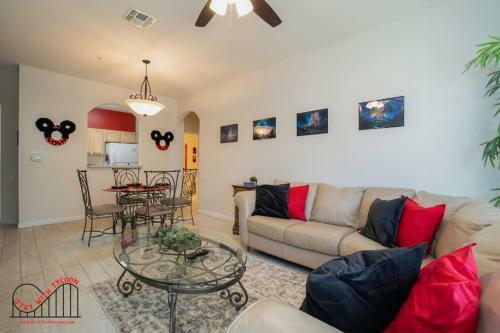 Apartamento Disney Condo! 2 Br - 2 Ba W/ Pool & Waterslides!