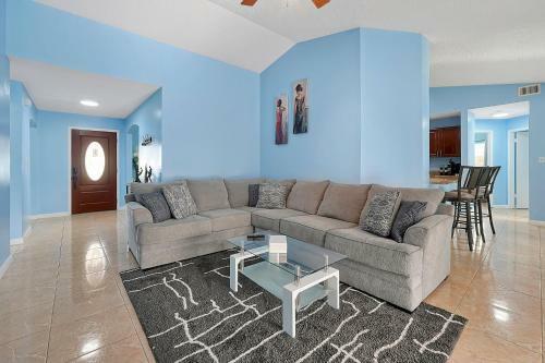 Luxury Villa In Orlando 4bd/3ba - 14 Min Disney