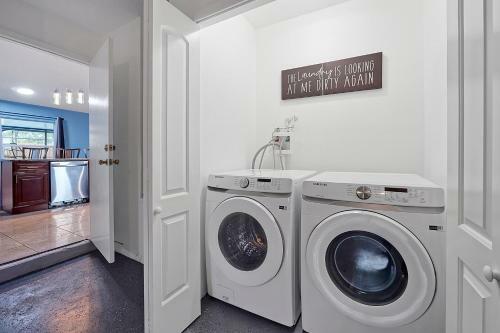 Luxury Villa In Orlando 4bd/3ba - 14 Min Disney