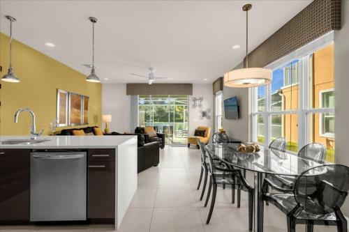 4 Bedrooms- 3 Bathrooms- Serenity 1521 Rc