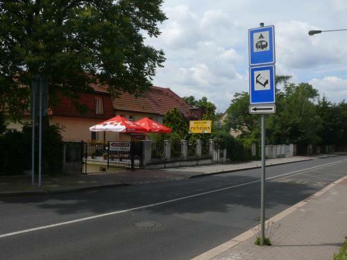 Hostal Penzion Dana Troja