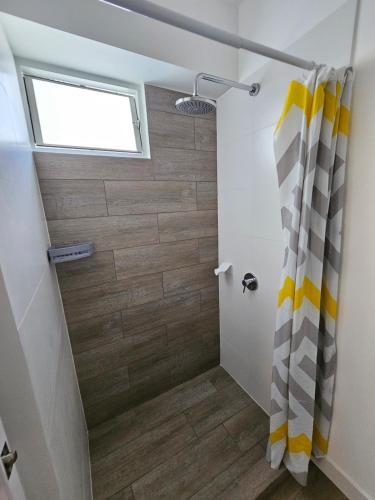 Spectacular Apartment Near Kennedy Park!