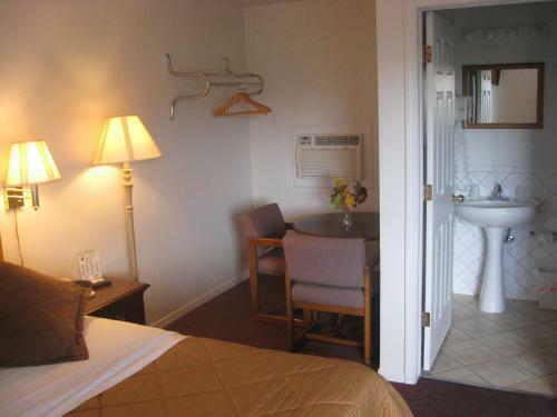 Posada Balanced Rock Inn