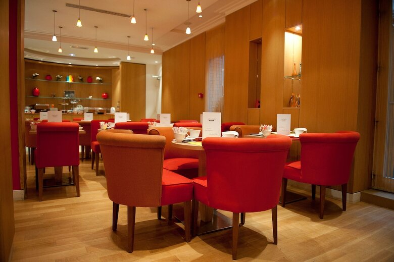 Hotel Westside Arc De Triomphe & Spa