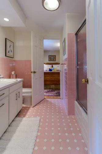 Seldom Scene Meadow Bed & Breakfast