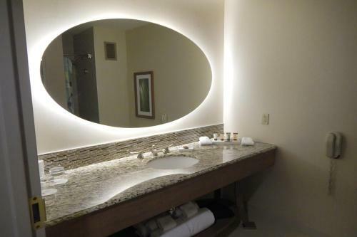 Moody Gardens Hotel Spa And Convention Center