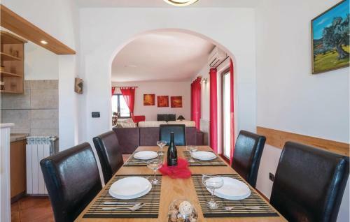 Holiday Home Radeki Polje I