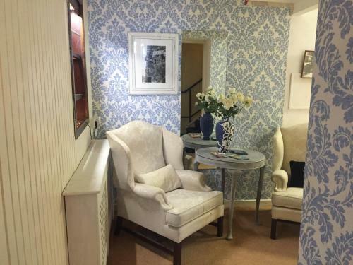 Bed & Breakfast Errismore House