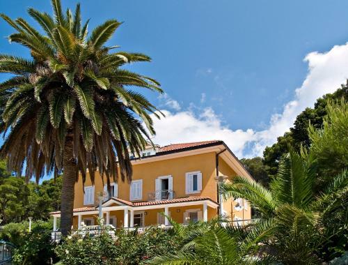 Hostal Villa Kredo