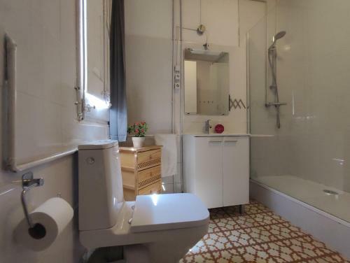 Amplio Y Soleado Apartamento En El Centro De Barcelona