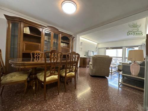 Apartamentos Dos Torres Alfajer�a Con Parking Privado Gratis