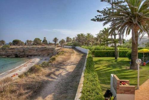 Casa Vesalia A 1a L�nea de Mar Con AA Y Wi-fi.