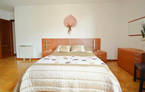 Apartamento Piso C�ntrico Con 2 Plazas de Garaje En Vilagarc�a