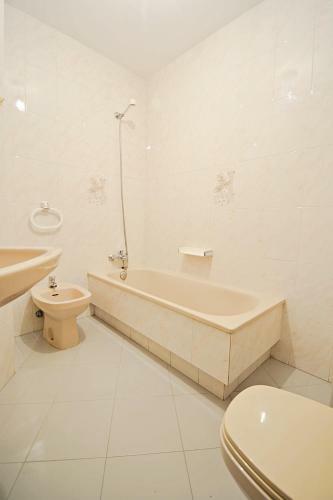 Apartamento Piso C�ntrico Con 2 Plazas de Garaje En Vilagarc�a