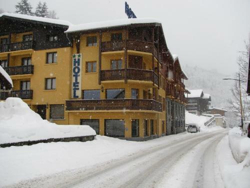 Hotel H�tel Les M�l�zes